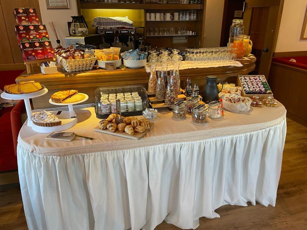 Pension Dolomieu Santa Cristina Val Gardena ภายนอก รูปภาพ